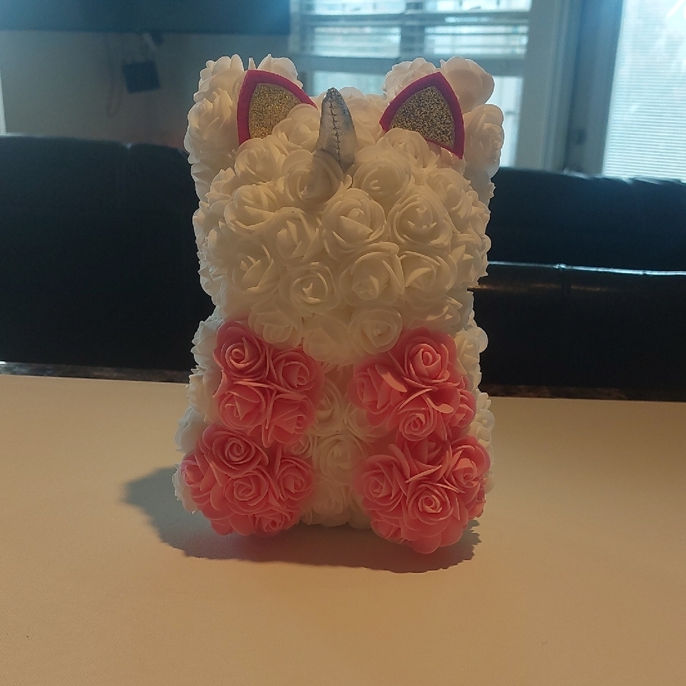 Unicorn Made Of Roses - Picture 5 of 7